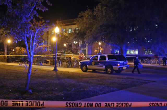 JAV: vyras, sužeidęs du žmones Floridos valstijos universiteto teritorijoje, nušautas