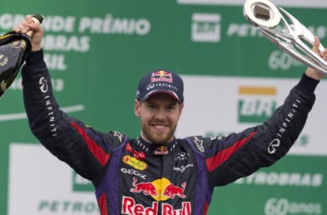 Keturiskart pasaulio "Formulės-1" čempionas Sebastianas Fetelis keliasi į "Ferrari" komandą