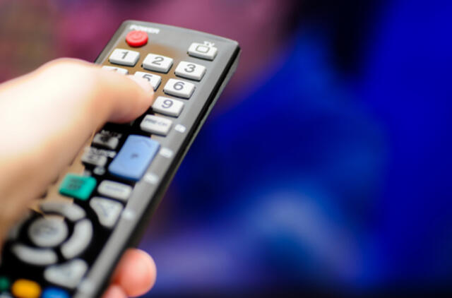 Lietuviai televizorių žiūri dažniau nei bendrauja su šeima