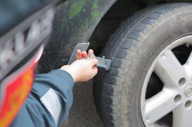 Per reidą pareigūnai tikrino ir padangas