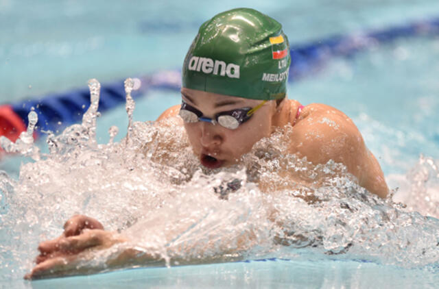 Rūta Meilutytė Singapūre pateko į 100 m plaukimo krūtine finalą