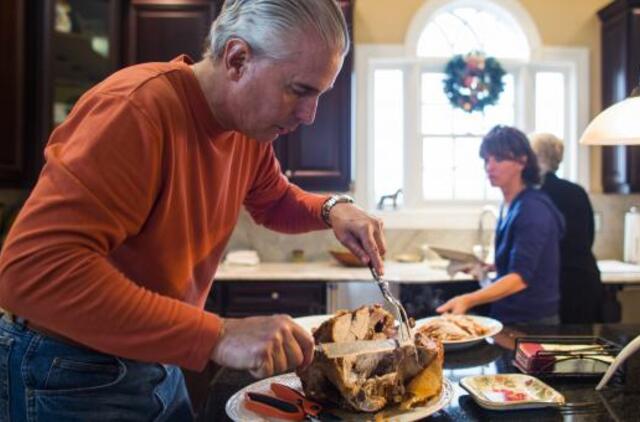 Šimtai tūkstančių žmonių JAV Padėkos dieną praleido be elektros
