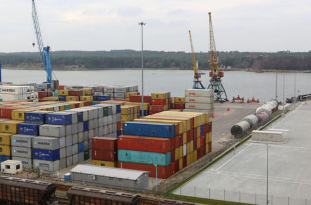 Spalį uosto apyvarta augo