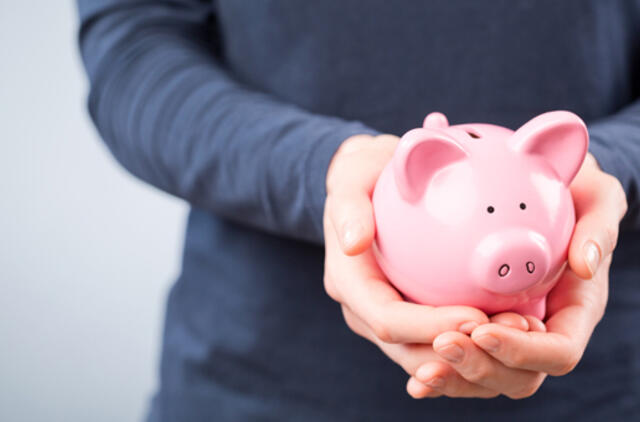 Tyrimas: visi lietuviai taupo