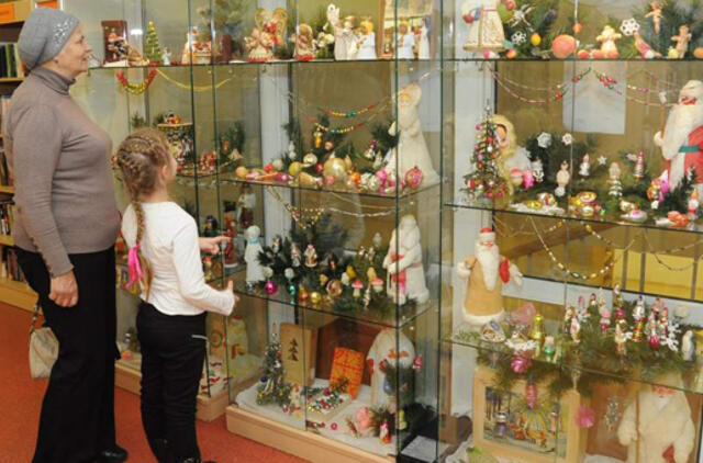 Edukacinis užsiėmimas – su kalėdinių žaisliukų kolekcininke