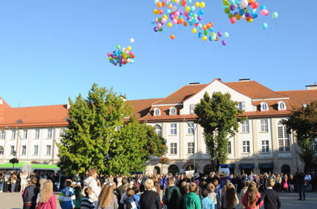 Į 2015-uosius žvelgia optimistiškai