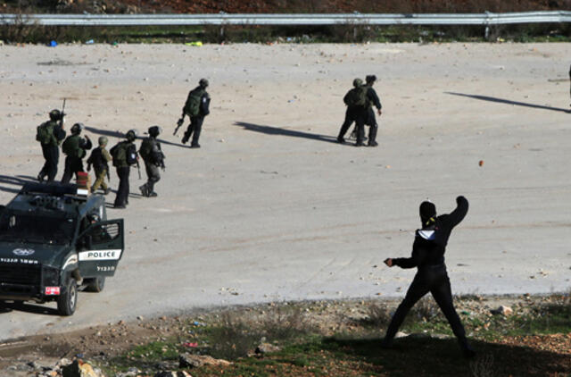 Izraelio kariai nušovė palestinietį