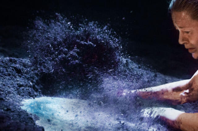 Loros Juodkaitės šokio teatras pristato spektaklį „Atmintis"