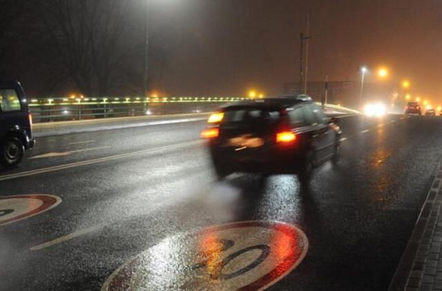 Pilies tiltas pagaliau atvertas eismui