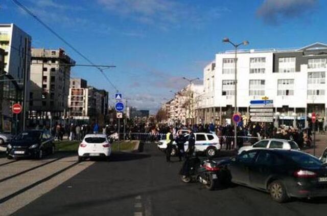 Paryžiaus priemiestyje - nauja įkaitų drama