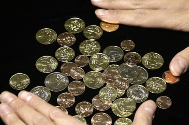 Ant euro monetų bando pavaizduoti net Jėzų Kristų
