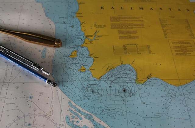 Gali būti, kad "AirAsia" lėktuvo pilotui pavyko nutupdyti orlaivį ant vandens, tačiau dėl didelio bangavimo jis nuskendo