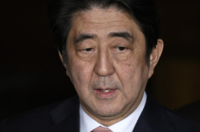 Japonijos premjeras pareiškė, kad Tokijas nemokės išpirkos už įkaitais paimtus šalies piliečius