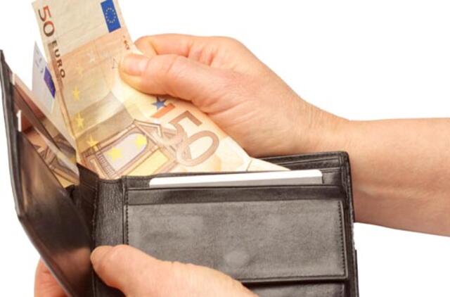 Klaipėdietė bankui pateikė įtartiną 50 eurų banknotą