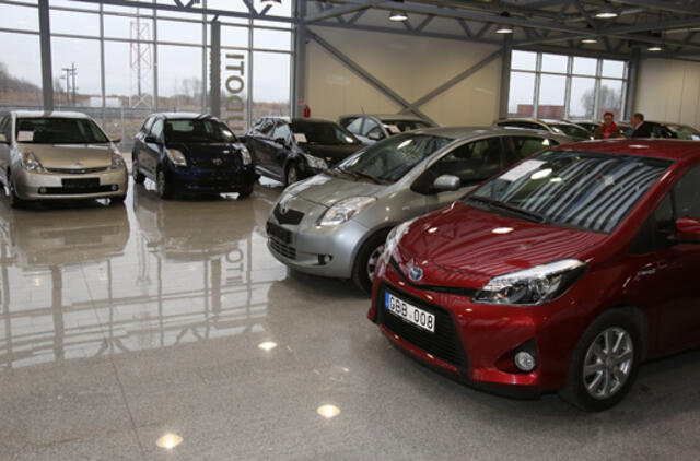 Naujų automobilių rinka Lietuvoje per metus išaugo net 18 proc.