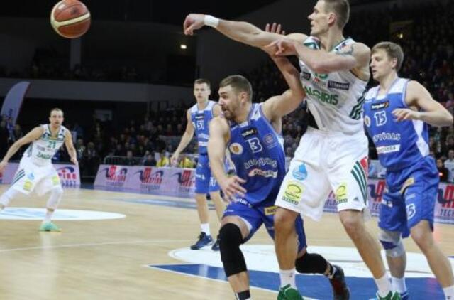 “Neptūnas” rungtynių pabaigoje nusileido “Žalgiriui”