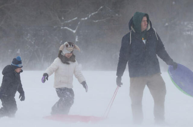 Niujorkas dėl sniego pūgos patyrė 200 mln. dolerių nuostolių