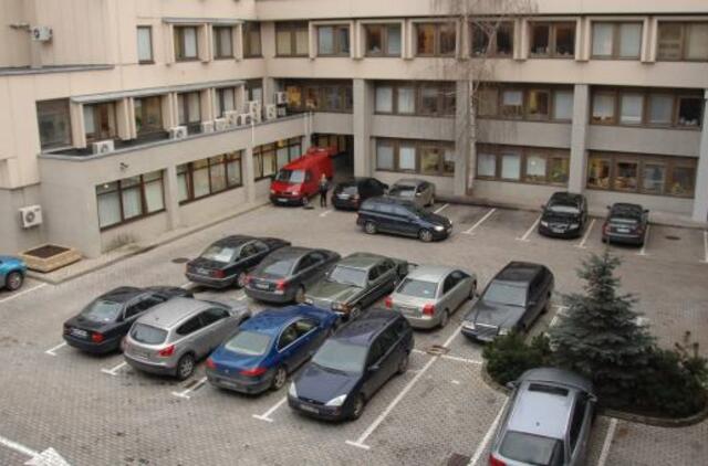 Seimo kanceliarija ketina parodyti naujai įsigytus automobilius
