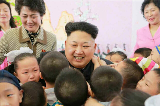 Šiaurės Korėjos diktatorius kalbėsis su Pietų Korėjos prezidente, jei bus gera nuotaika