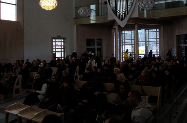 Žiauriai sumuštą kompozitorių Tomą Dobrovolskį žmonės palaiko maldomis, nors jo gyvybė jau gęsta