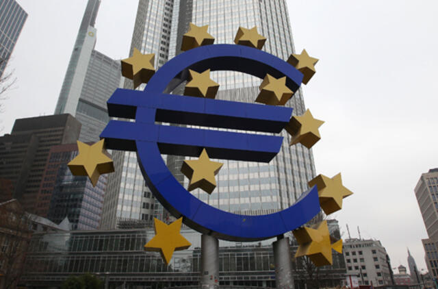 ECB suteiks graikų bankams papildomų 3,3 mlrd. eurų vertės lėšų