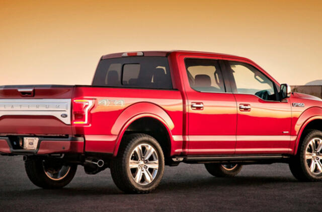 "Ford" savo "F-150" modelių gamybai papildomai samdo 1,6 tūkst. darbuotojų