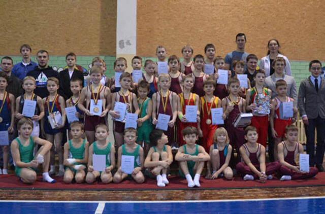Jauniesiems gimnastams - visų spalvų medaliai