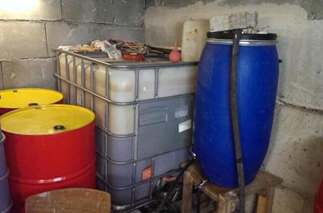 Kaune uždaryta nelegali degalinė