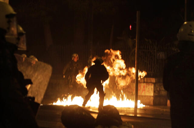 Laukdami Vokietijos sprendimo, graikai protestuoja gatvėse