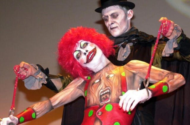 Nesileiskite tampomi už virvučių - manipuliatorių aplink apstu