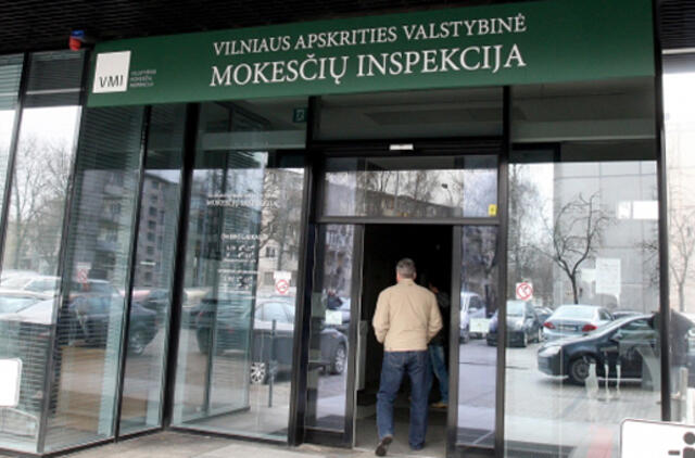 Penkerius metus socialinių išmokų prašiusi šeima pasistatė namą