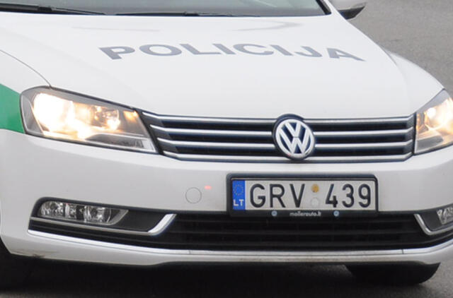 Sostinės kelių policijos pareigūnai padėjo išgelbėti kūdikio gyvybę