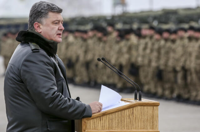 Vakarų žiniasklaida: pasitraukimas iš Debalcevės - Petro Porošenkos nesėkmė