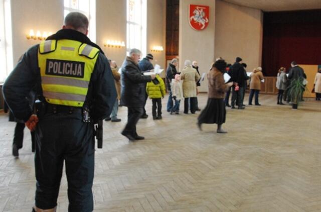 Dėl pažeidimų rinkimų dieną pradėti penki ikiteisminiai tyrimai - policija