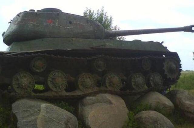 Gandas apgaubė Orvidų sodybą