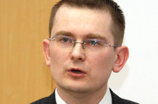 Į valstybės kontrolierius teikiama ekonomisto Arūno Dulkio kandidatūra