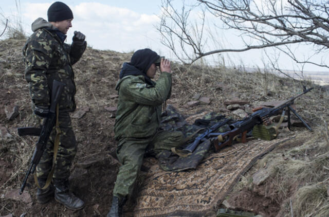 Iš Rytų Ukrainos vėl pranešama apie paliaubų pažeidimus