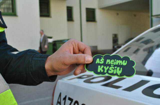 Jaunuolis nuo baudos norėjo išsisukti už 2 tūkst. eurų