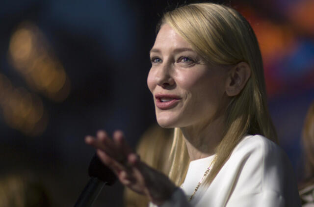 Kino žvaigždė Keitė Blanšet su vyru įsivaikino mergaitę