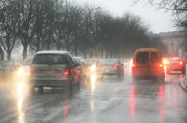 Naktį eismo sąlygas sunkins rūkas