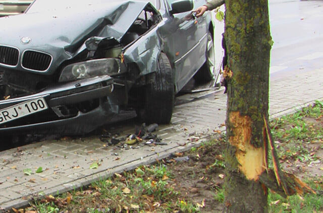 Daugiausia BMW avarijų iš Lietuvos įvyksta Didžiojoje Britanijoje