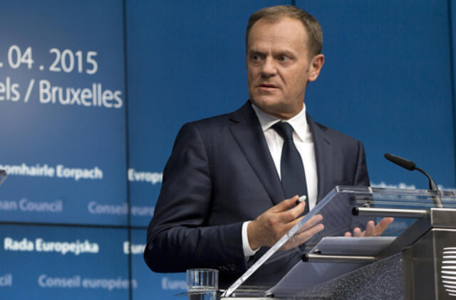 Donaldas Tuskas bandys įtikinti ES pratęsti sankcijas Rusijai