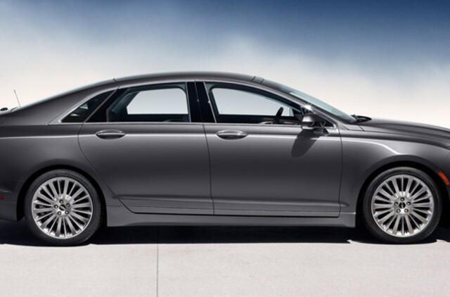 "Ford" atšaukia beveik 600 tūkst. savo automobilių