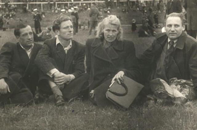 Klaipėdos akvarelės: namai ir žmonės (385)