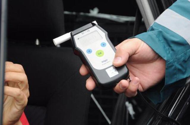 Klausiate – atsakome. Ar galima nubausti neblaivų vairuotoją, jei automobilis nejuda?