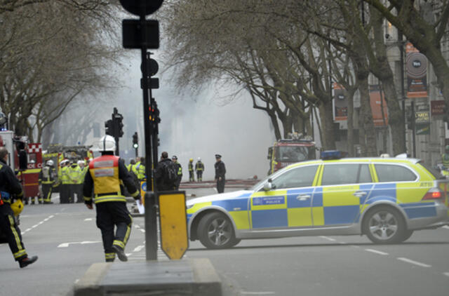 Po žeme užsidegus kabeliui, Londone buvo evakuota tūkstančiai žmonių
