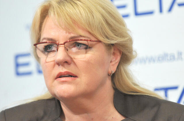 Algimanta Pabedinskienė teikia Seimui pensijų kompensavimo dirbusiems pensininkams įstatymo projektą