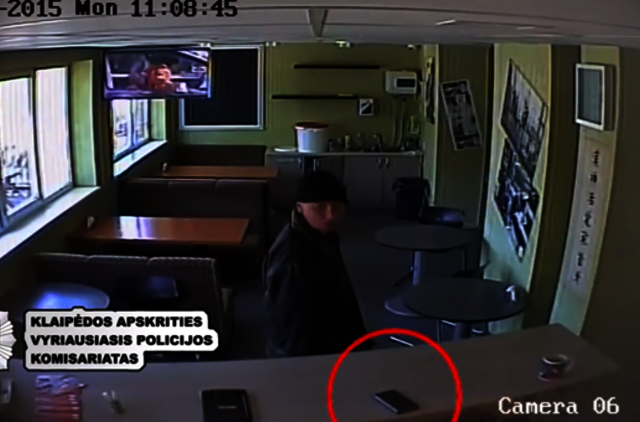 Ieškomas užkandinėje telefoną pavogęs vyriškis