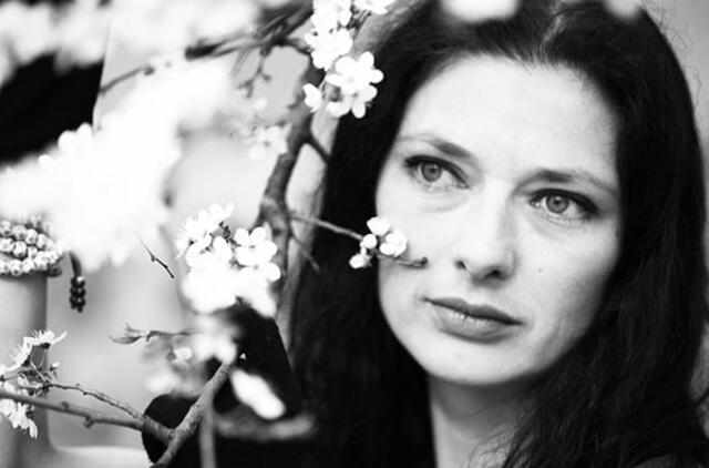 Su aktore Vilma Raubaite – apie kryžiumi įvertintą velnio vaidmenį ir kitas teatrines patirtis