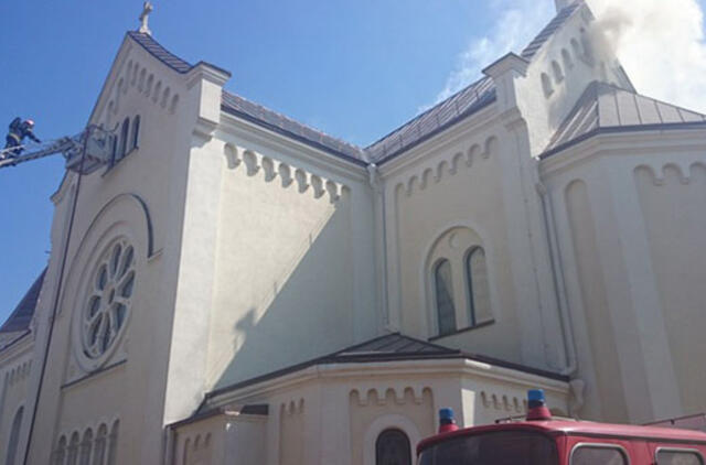 Tauragėje užsidegė bažnyčia
